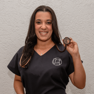 Débora Sodré - Médica veterinária - Aumivet Centro Veterinário