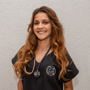 Sarine Polo - Médica veterinária - Aumivet Centro Veterinário